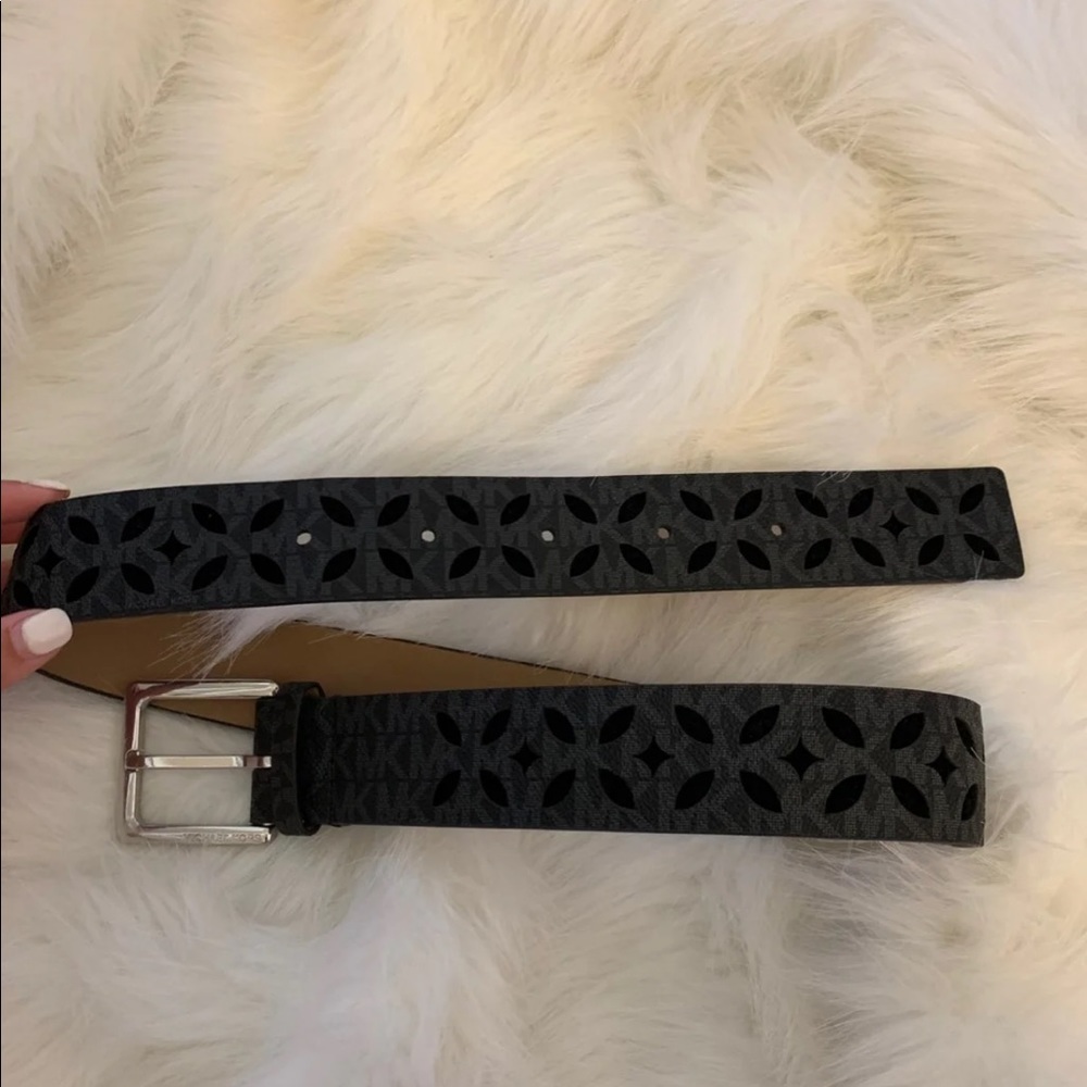 LIKE NEW SMALL MICHAEL KORS BELT